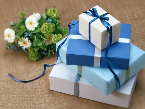 Simple and beautiful birthday present for your girlfriend 